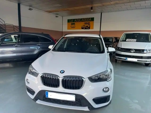 BMW X1 SDRIVE 18DBUSSINESS. Photo 1 of 11
