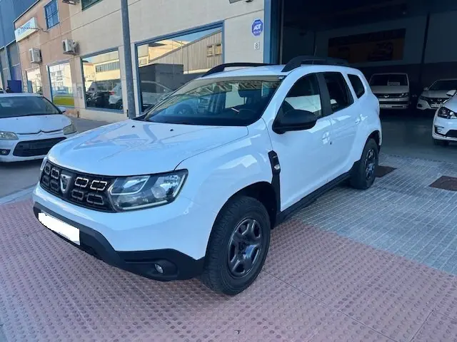 Dacia DUSTER ESSENTIAL PLUS DCI 85KW. Photo 1 of 10