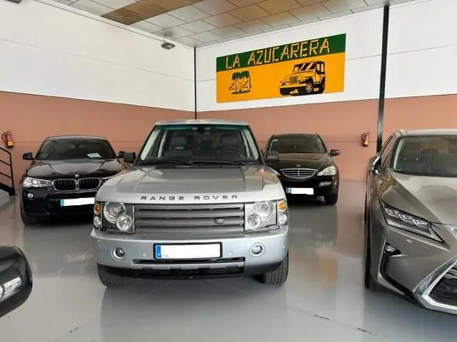 Land Rover Range Rover 3.0TD6 VOGUE. Photo 1 of 9