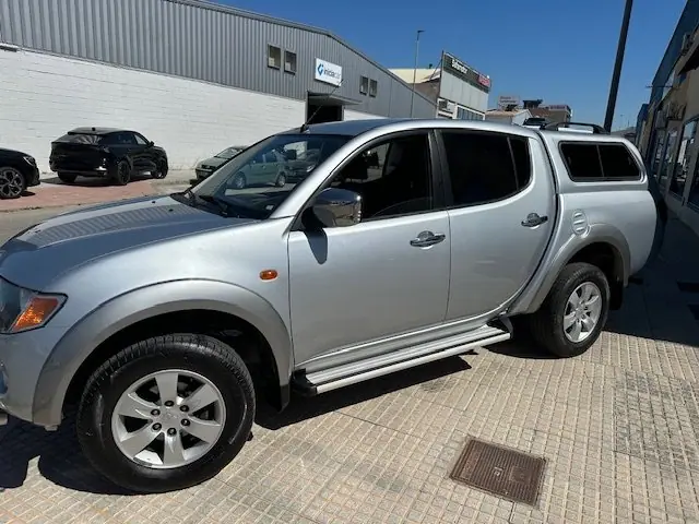 Mitsubishi L-200 2.5 DID DOBLE CAB.. Photo 1 of 8