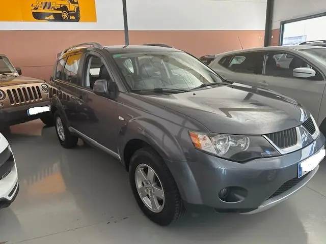 Mitsubishi Outlander 2.0 DID KAITEKI. Photo 1 of 9