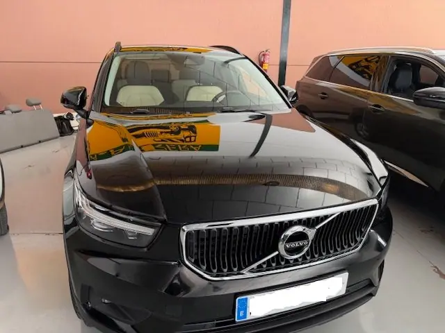 Volvo XC40 2.0 D3 AW AUTO. Photo 1 of 15
