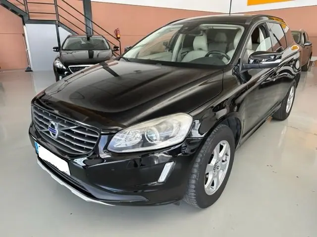 Volvo XC60 2.0 D3 MOMENTUM. Photo 1 of 12