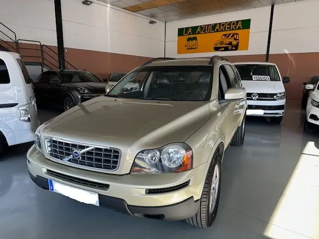 Volvo XC90 MOMENTUM D5 7 PLAZAS. Photo 1 of 11