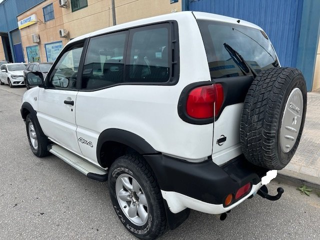 NISSAN TERRANO 2.7 TDI