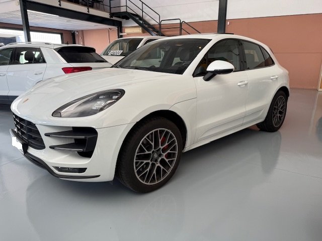 PORSCHE Macan TURBO CON PAQUETE PERFORMACE